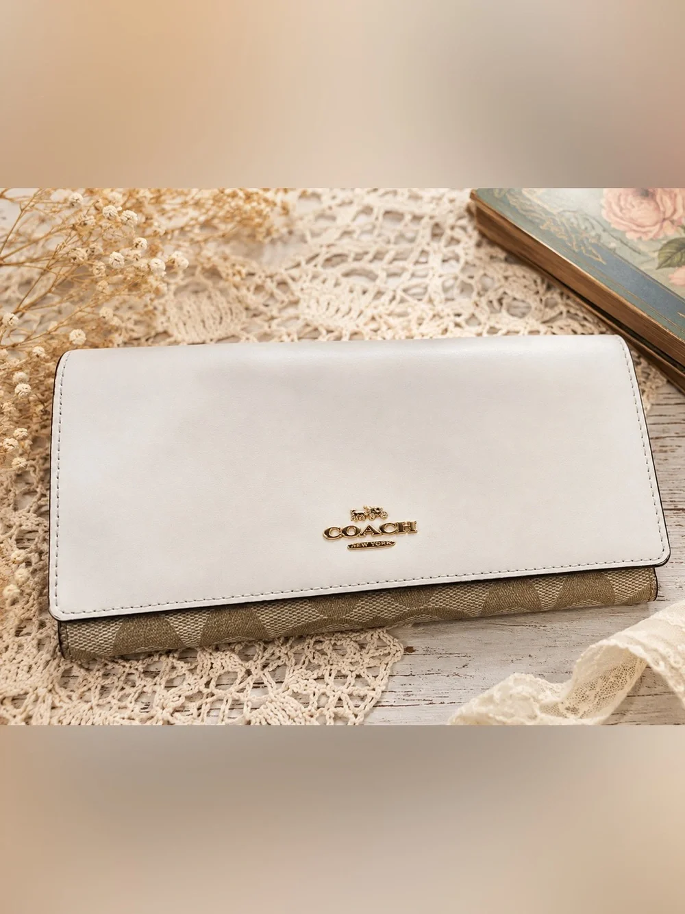 Coach C5966 Slim Trifold Wallet – Light Khaki/Chalk